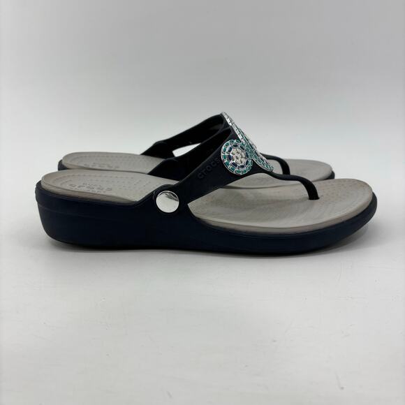 Crocs Sanrah Sandals Womens Sz 9 Blue Beaded Comfort Thong Flip Flop - Picture 9 of 12